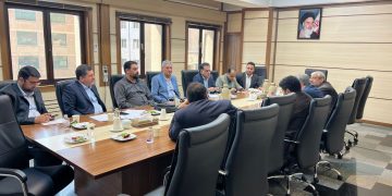 جلسه ی نماینده اتحادیه قم مرتضی چهرقانی با دکتر شاه میرزایی و دکتر قمری معاونین وزارت صمت پیرامون اصلاح  ضوابط اختصاصی صنف طلا و سامانه جامع تجارت