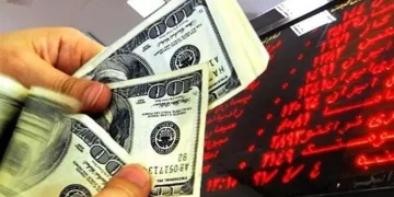 حرکت پول هوشمند به سمت دلار و طلا/ اختلاف زیاد ارز آزاد و توافقی، چالش بزرگ بورس