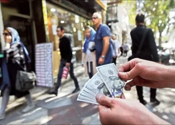 بازگشت دلار به کانال ۱۰۳ هزار تومان؛ محرک اصلی اصلاح قیمت‌ها
